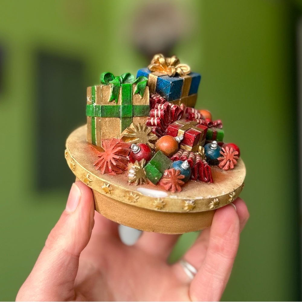 VTG 3D Textured Christmas Presents Holiday Unique Accent Decor Figurine Trinket - Picture 2 of 11